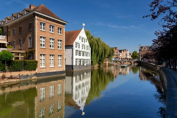 Vista Canal Algunos Edificios Monumentales Ciudad Belga Lier Flandes — Foto de Stock