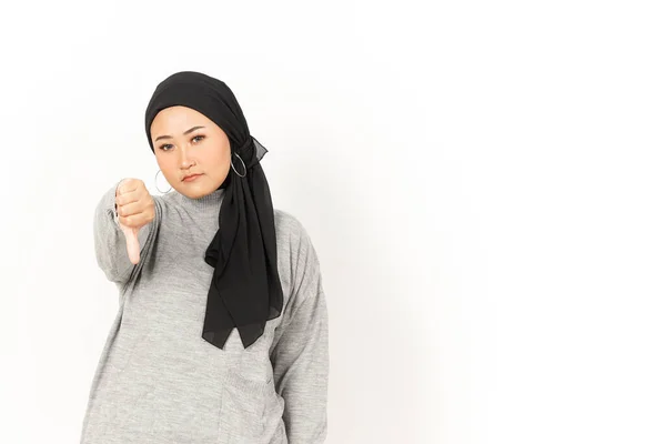 Zeigen Daumen Nach Unten Der Schönen Asiatischen Frau Tragen Hijab — Stockfoto