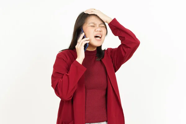 Falando Telefone Esqueceu Algo Bela Mulher Asiática Vestindo Camisa Vermelha — Fotografia de Stock