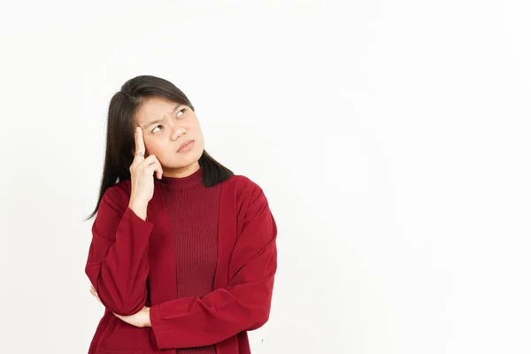Denken Geste Der Schönen Asiatischen Frau Trägt Rotes Hemd Isoliert — Stockfoto