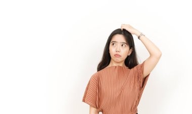 Beyaz arka planda tecrit edilmiş güzel bir Asyalı kadının jestini unut.