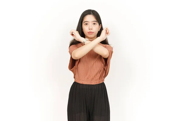 배경에 고립된 아름다운 아시아 여성의 몸짓을 멈추거나 거절하는 — 스톡 사진