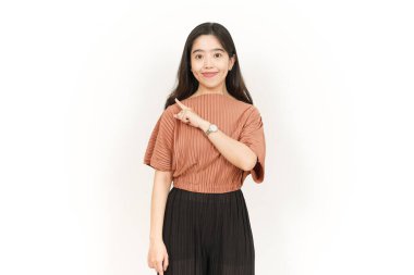 Beyaz arka planda tecrit edilmiş Güzel Asyalı Kadın 'ın Ürün ve İşaret Tarafı