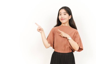 Beyaz arka planda tecrit edilmiş Güzel Asyalı Kadın 'ın Ürün ve İşaret Tarafı