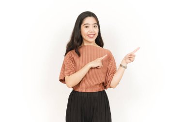 Beyaz arka planda tecrit edilmiş Güzel Asyalı Kadın 'ın Ürün ve İşaret Tarafı