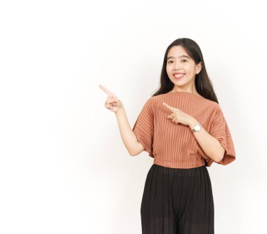 Beyaz arka planda tecrit edilmiş Güzel Asyalı Kadın 'ın Ürün ve İşaret Tarafı