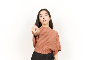 Beyaz arka planda tecrit edilmiş Asyalı Güzel Kadın Kızgın ve Üzücü