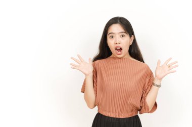 Beyaz arka planda tecrit edilmiş Güzel Asyalı Kadın İfadesi