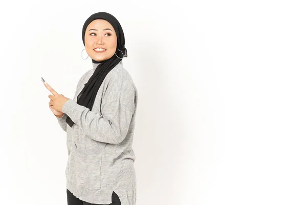Glimlach Het Gebruik Van Smartphone Van Mooie Aziatische Vrouw Dragen — Stockfoto