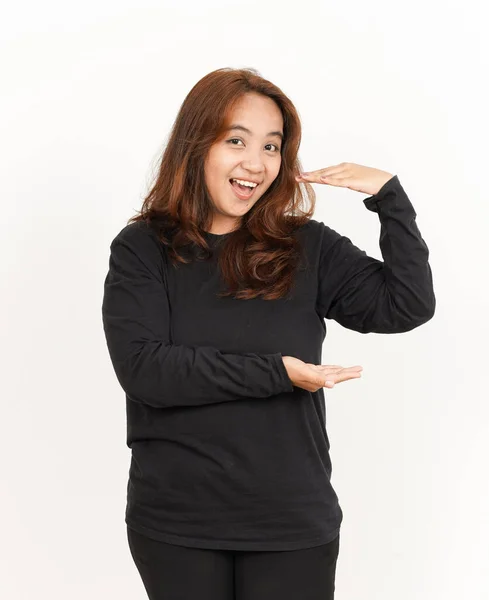 Mostrando Grande Tamanho Sinal Produto Bela Mulher Asiática Vestindo Camisa — Fotografia de Stock