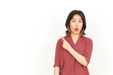 Beyaz arka planda tecrit edilmiş Güzel Asyalı Kadın 'ın Ürün ve İşaret Tarafı