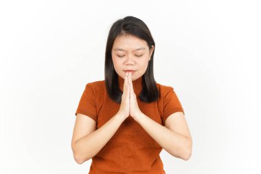 Beyaz arka planda tecrit edilmiş güzel Asyalı kadının selamlama eli.