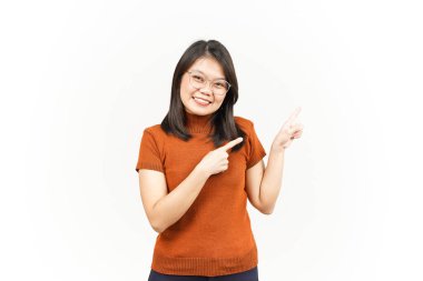 Beyaz arka planda tecrit edilmiş Güzel Asyalı Kadın 'ın Ürün ve İşaret Tarafı