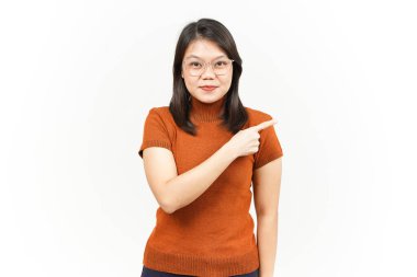 Beyaz arka planda tecrit edilmiş Güzel Asyalı Kadın 'ın Ürün ve İşaret Tarafı