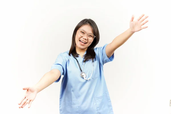 Προσφέροντας Αγκαλιά Της Ασίας Νεαρός Γιατρός Απομονώνονται Λευκό Φόντο — Φωτογραφία Αρχείου