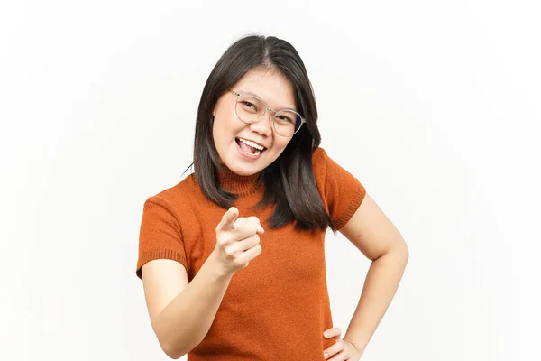 Sorridendo Indicando Voi Desidera Gesti Bella Asiatica Donna Isolato Sfondo — Foto Stock