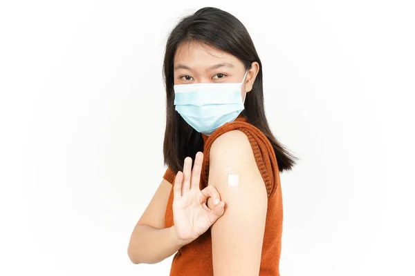 Bär Mask Och Corona Virus Vaccine Vackra Asiatiska Kvinnan Isolerad — Stockfoto