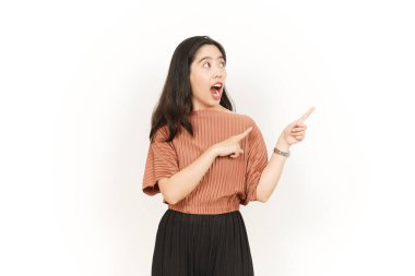 Beyaz arka planda tecrit edilmiş Güzel Asyalı Kadın 'ın Ürün ve İşaret Tarafı