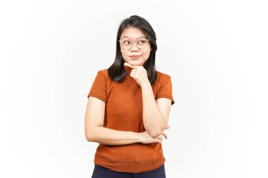 Beyaz arka planda tecrit edilmiş Güzel Asyalı Kadın Hareketi