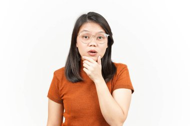 Beyaz arka planda tecrit edilmiş güzel Asyalı Kadın İfadesi