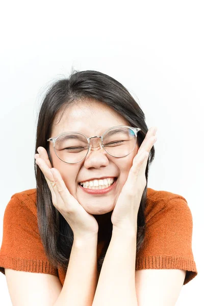 Güzel Asyalı kadın beyaz arka planda biraz poz verir.