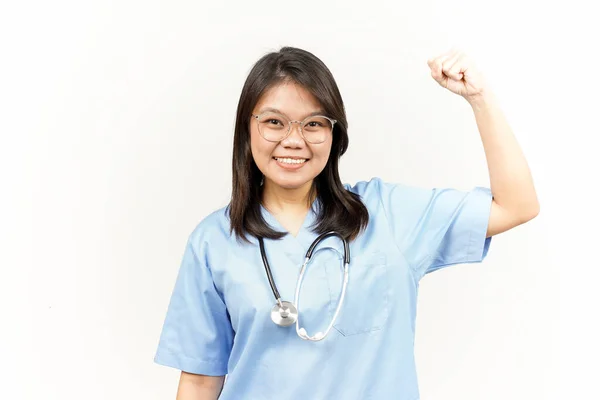 Mostrando Braços Força Jovem Médico Asiático Isolado Fundo Branco — Fotografia de Stock