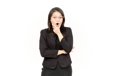 Beyaz arka planda siyah ceket giyen güzel Asyalı Kadın İfadesi