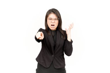 Beyaz üzerine siyah ceket giyen Asyalı Güzel Kadın 'ın Kızgın ve Gösterişli Kamerası