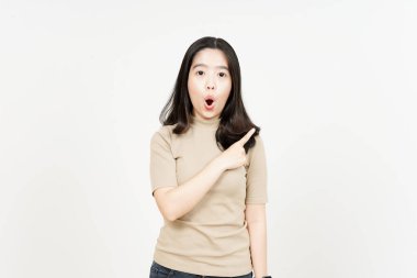 Beyaz arka planda tecrit edilmiş Güzel Asyalı Kadın 'ın Ürün ve İşaret Tarafı