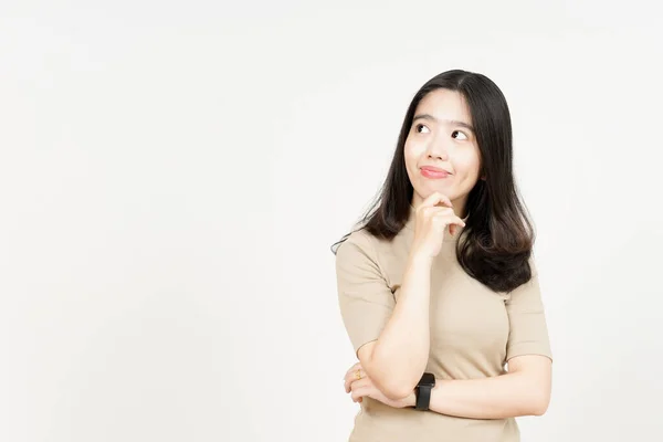 Beyaz Arka Planda Tecrit Edilmiş Güzel Asyalı Kadın Düşünüyor Meraklı — Stok fotoğraf