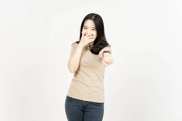 Ukazující Vás Smích Krásné Asijské Ženy Izolované Bílém Pozadí — Stock fotografie