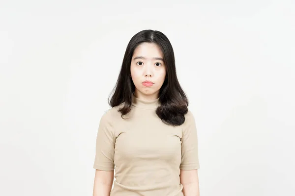 Серьезное Лицо Глядя Красивой Азиатской Женщины Изолированы Белом Фоне — стоковое фото