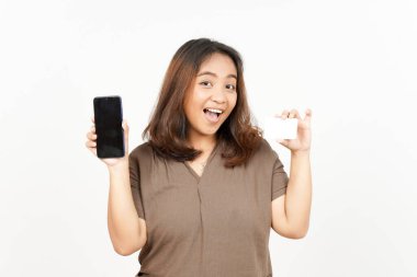 Beyaz Arkaplanda İzole Edilmiş Güzel Asyalı Kadın 'ın Boş Ekran Telefonundaki Uygulamaları veya İlanları Gösteriliyor