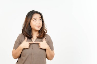 Beyaz arka planda tecrit edilmiş Güzel Asyalı Kadın Hareketi