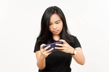 Beyaz Arkaplanda İzole Edilmiş Güzel Asyalı Kadın 'ın akıllı telefonuyla Mobil Oyun oynamak