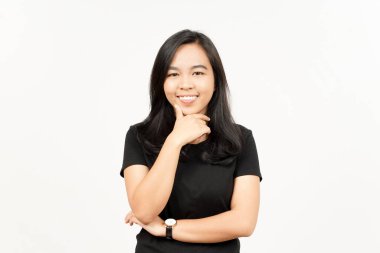 Gülümse ve beyaz arka planda izole edilmiş güzel Asyalı kadının kamerasına bak.