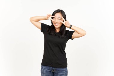 Beyaz arka planda tecrit edilmiş Güzel Asyalı Kadın Barış işareti gösteriliyor