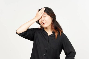 Beyaz arka planda tecrit edilmiş güzel bir Asyalı kadının jestini unut.