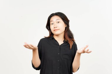 Şaşkın, beyaz arka planda tecrit edilmiş güzel bir Asyalı kadının el hareketi bilmiyorum.