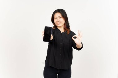 Beyaz Arkaplanda İzole Edilmiş Güzel Asyalı Kadın 'ın Boş Ekran Telefonundaki Uygulamaları veya İlanları Gösteriliyor