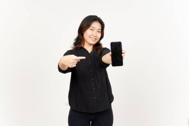 Beyaz Arkaplanda İzole Edilmiş Güzel Asyalı Kadın 'ın Boş Ekran Telefonundaki Uygulamaları veya İlanları Gösteriliyor