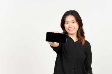 Beyaz Arkaplanda İzole Edilmiş Güzel Asyalı Kadın 'ın Boş Ekran Telefonundaki Uygulamaları veya İlanları Gösteriliyor