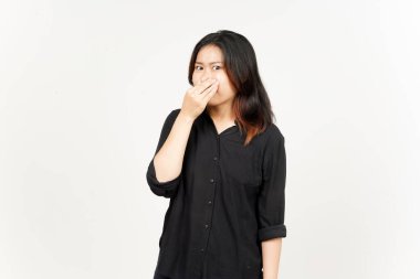 Beyaz arka planda yalnız bırakılmış pis kokulu ve iğrenç bir Asyalı kadın kokusu alıyorum.