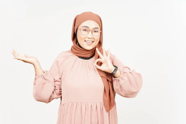 Showing Presenting Product Open Palm Beautiful Asian Woman Wearing Hijab — Foto Stock