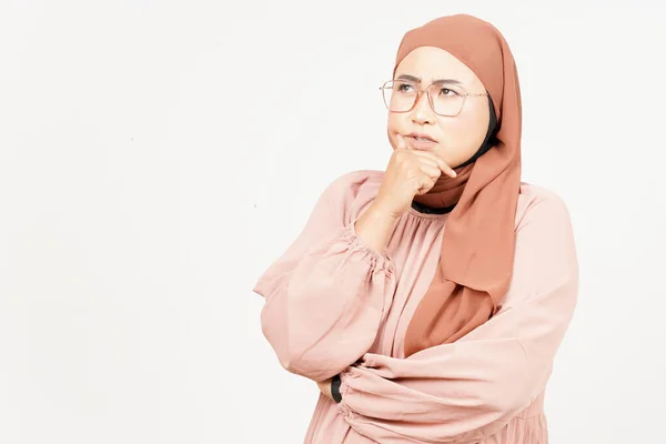 Thinking Curious Expression Beautiful Asian Woman Wearing Hijab Isolated White — ストック写真