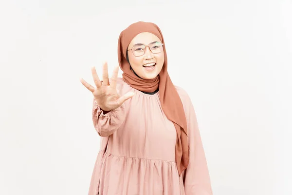 Zeigen Zählen Fünf Finger Der Schönen Asiatischen Frau Tragen Hijab — Stockfoto