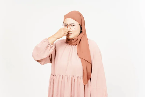 Smelling Something Stinky Disgusting Beautiful Asian Woman Wearing Hijab Isolated — Fotografia de Stock