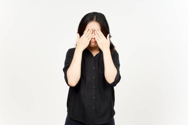 Beyaz arka planda izole edilmiş güzel Asyalı kadının baş ağrısı.