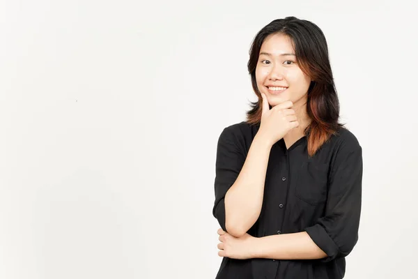 Χαμογελώντας Και Κοιτάζοντας Κάμερα Του Beautiful Asian Woman Απομονωμένη Λευκό — Φωτογραφία Αρχείου