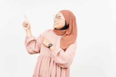 Başörtüsü Giyen Güzel Asyalı Kadın 'ın Fotokopi Alanında Ürün ve İşaret Tarafı Gösteriliyor